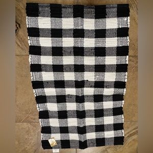 New Robert Stanley black and white floor rug